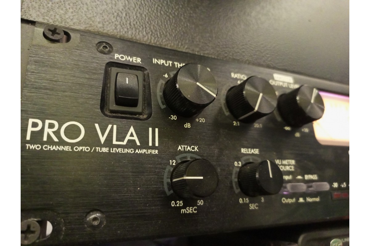 ART PRO VLA II 2 CHANNEL COMPRESSOR (Pre-Owned) ART PRO VLA II 2 CHANNEL COMPRESSOR (Pre-Owned)